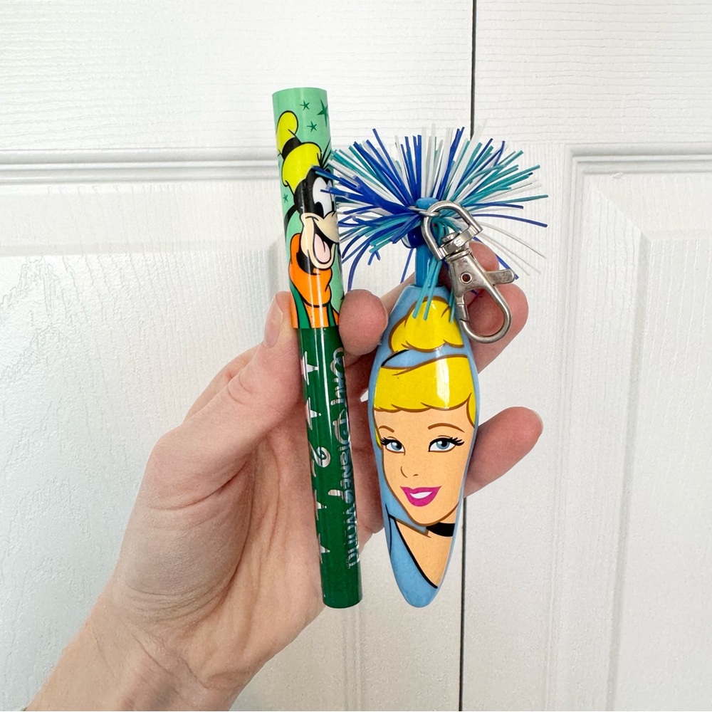Set of 2 Vintage Disney pens Goofy and Cinderella